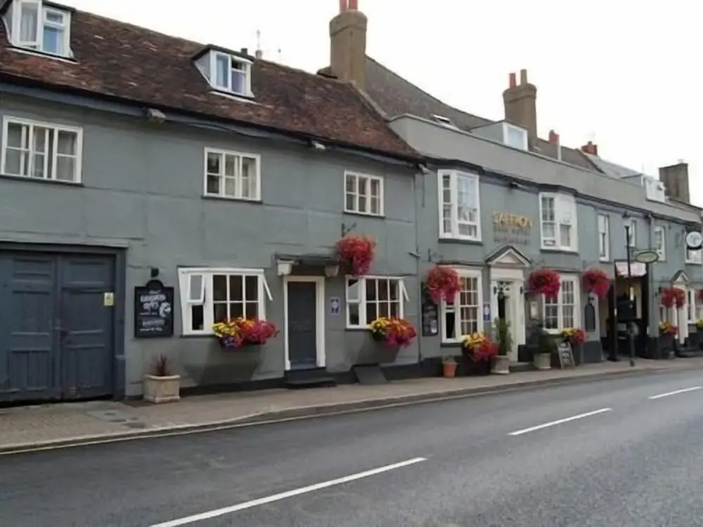 Saffron Suite And Kitchen