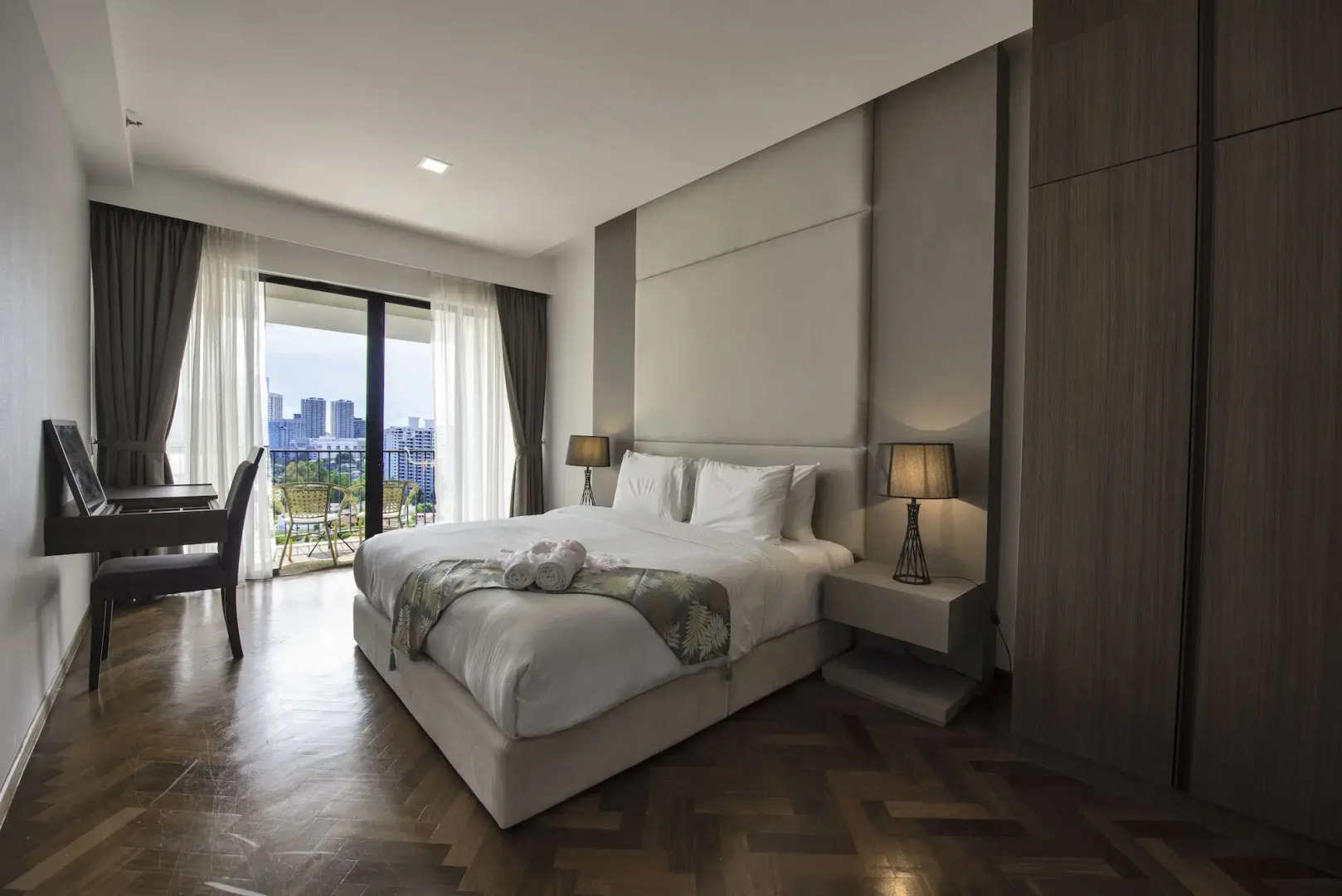 The Landmark Studio Suite