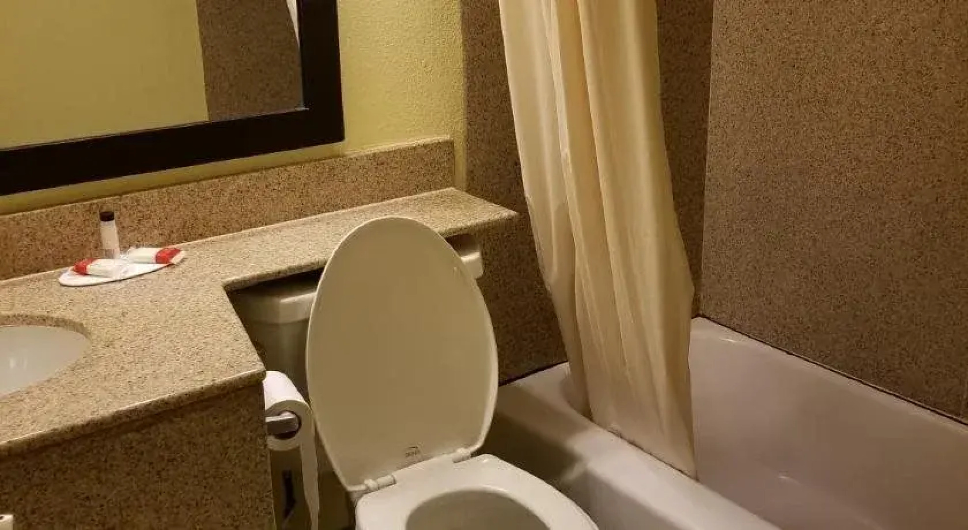 Super 8 by Wyndham Bellmawr NJ/Philadelphia PA Area