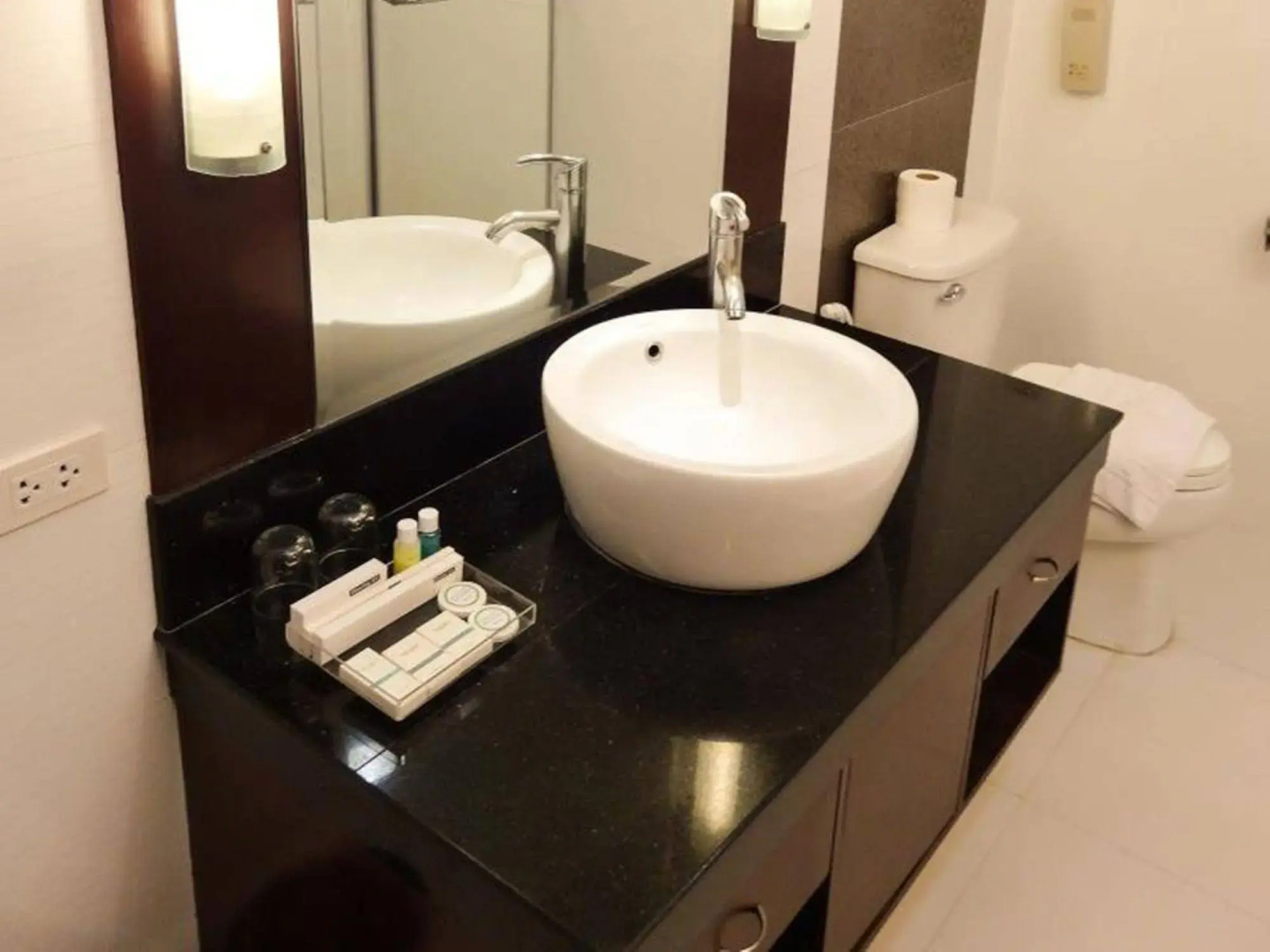 Tanza Oasis Hotel and Resort