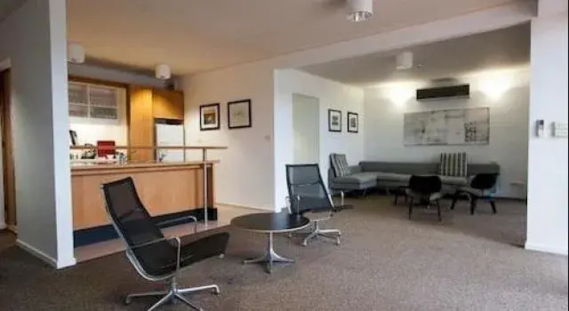 Deakin Management Centre