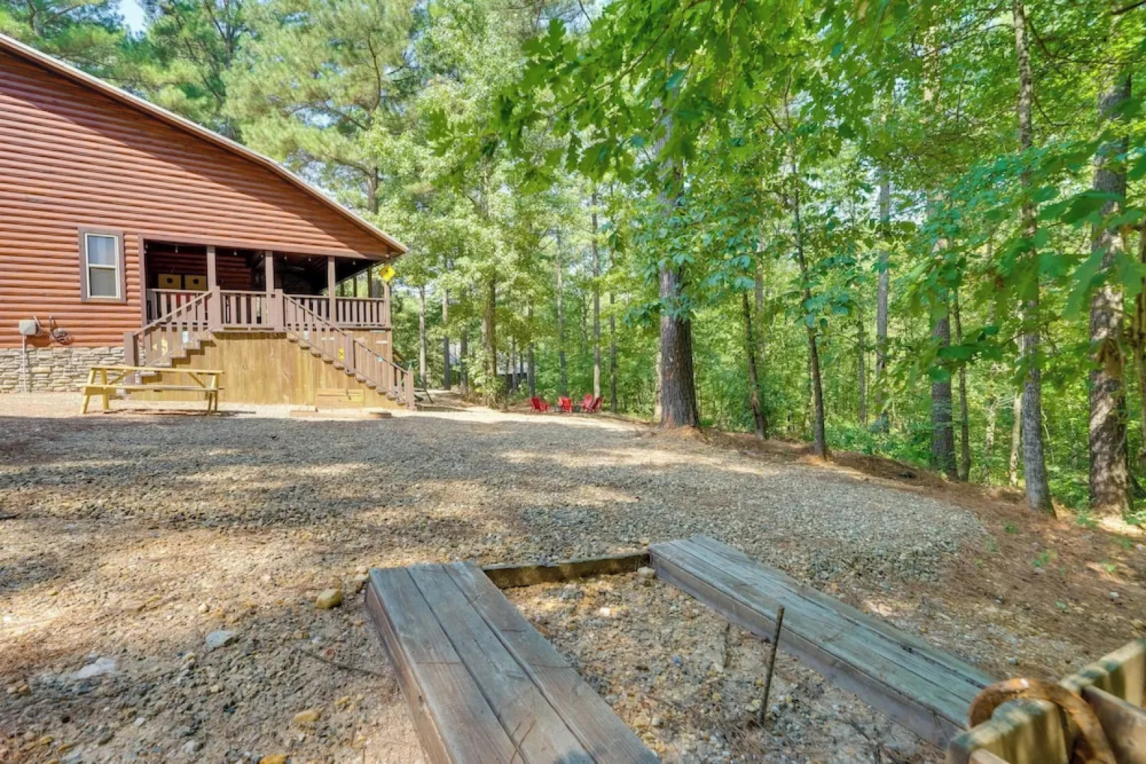 Broken Bow Escape w/ Hot Tub & Basketball Court!