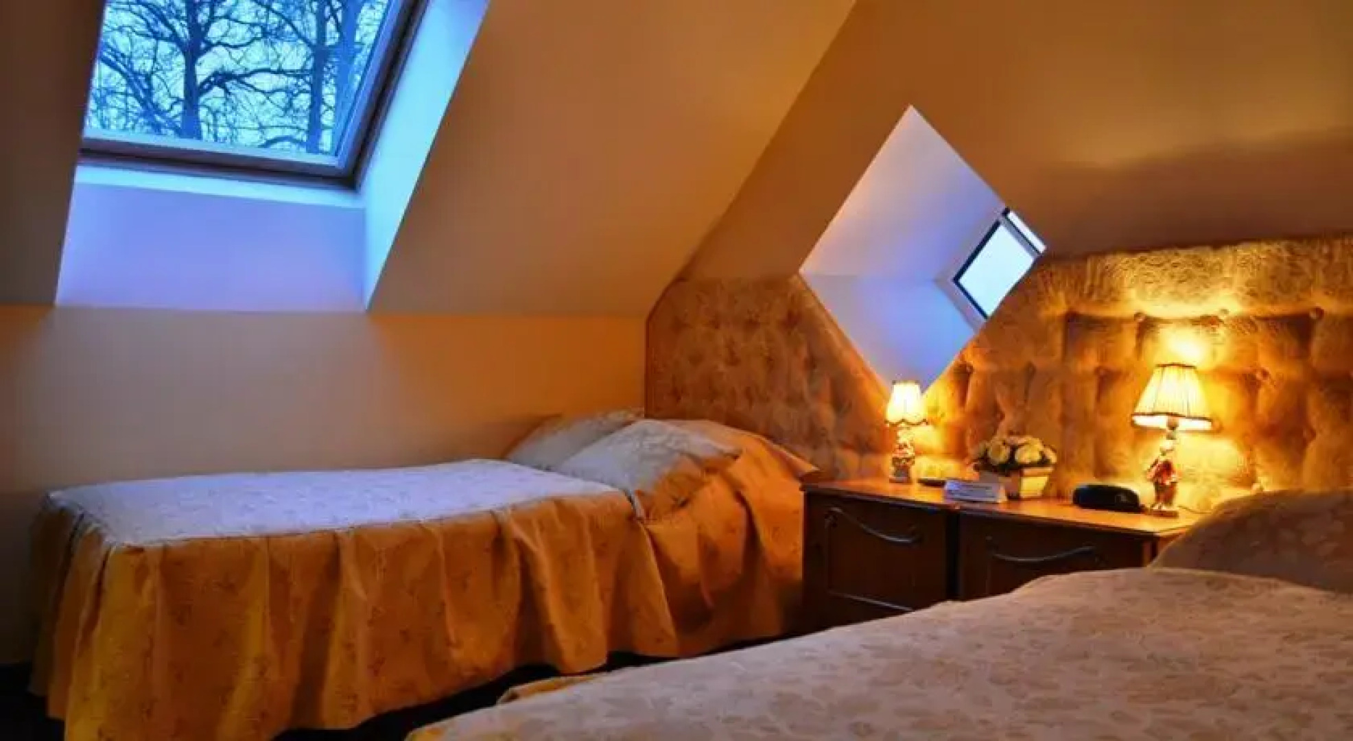 Viesu nams Augstrozes