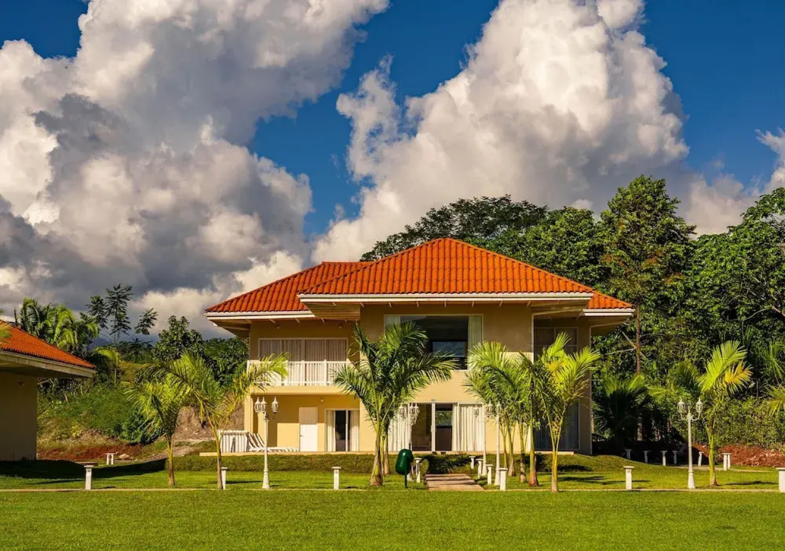 Bella Terra Laguna Azul Resort & Spa