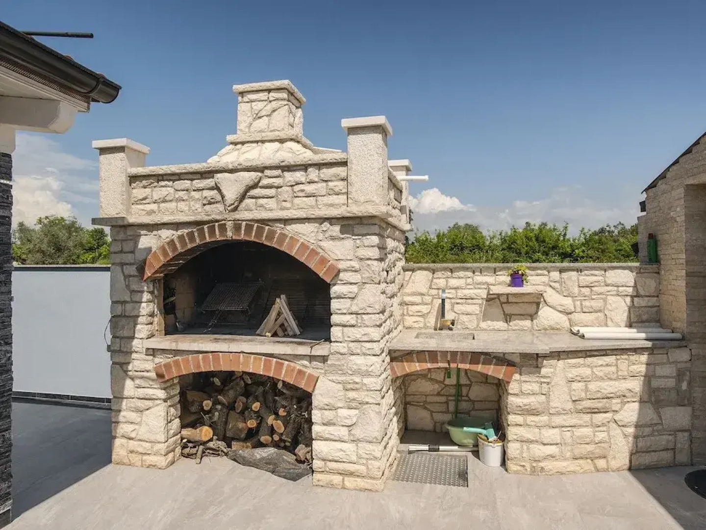 Modern Villa With Private Pool Consisting of 2 Apartments Near the Beach