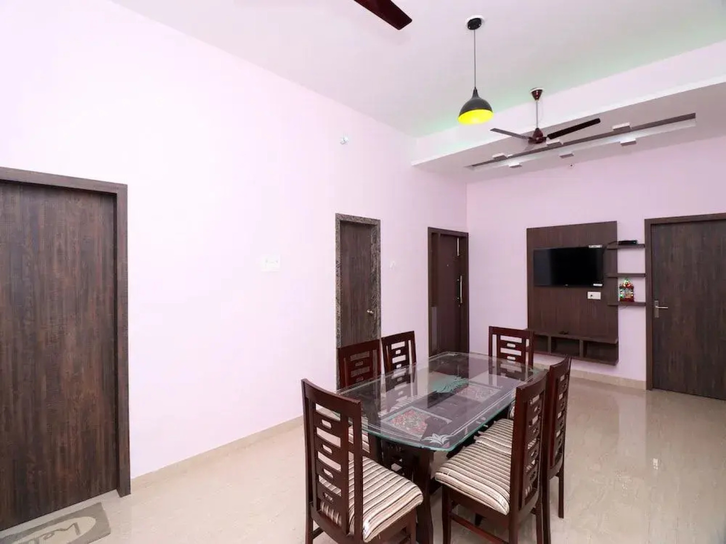 Oyo 23416 Maharaja Hotel