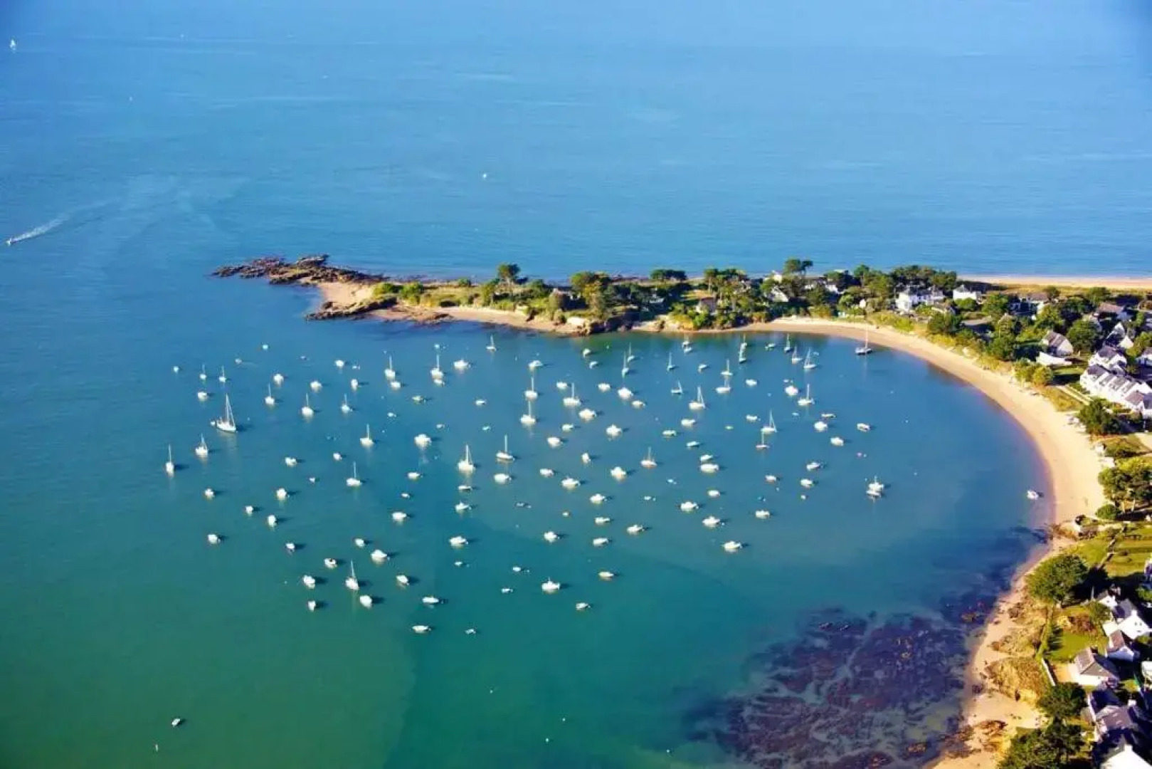 Maison de 3 chambres a Ambon a 300 m de la plage avec jardin clos