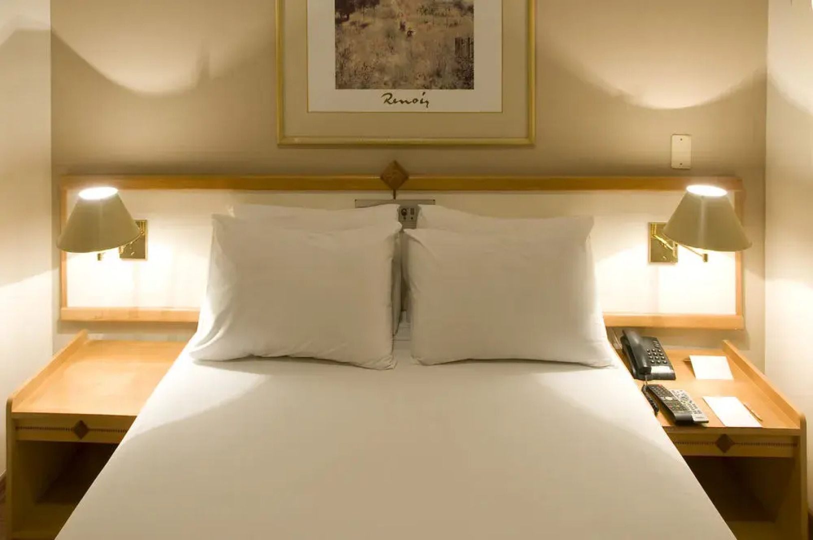 Bristol Golden Plaza Hotel