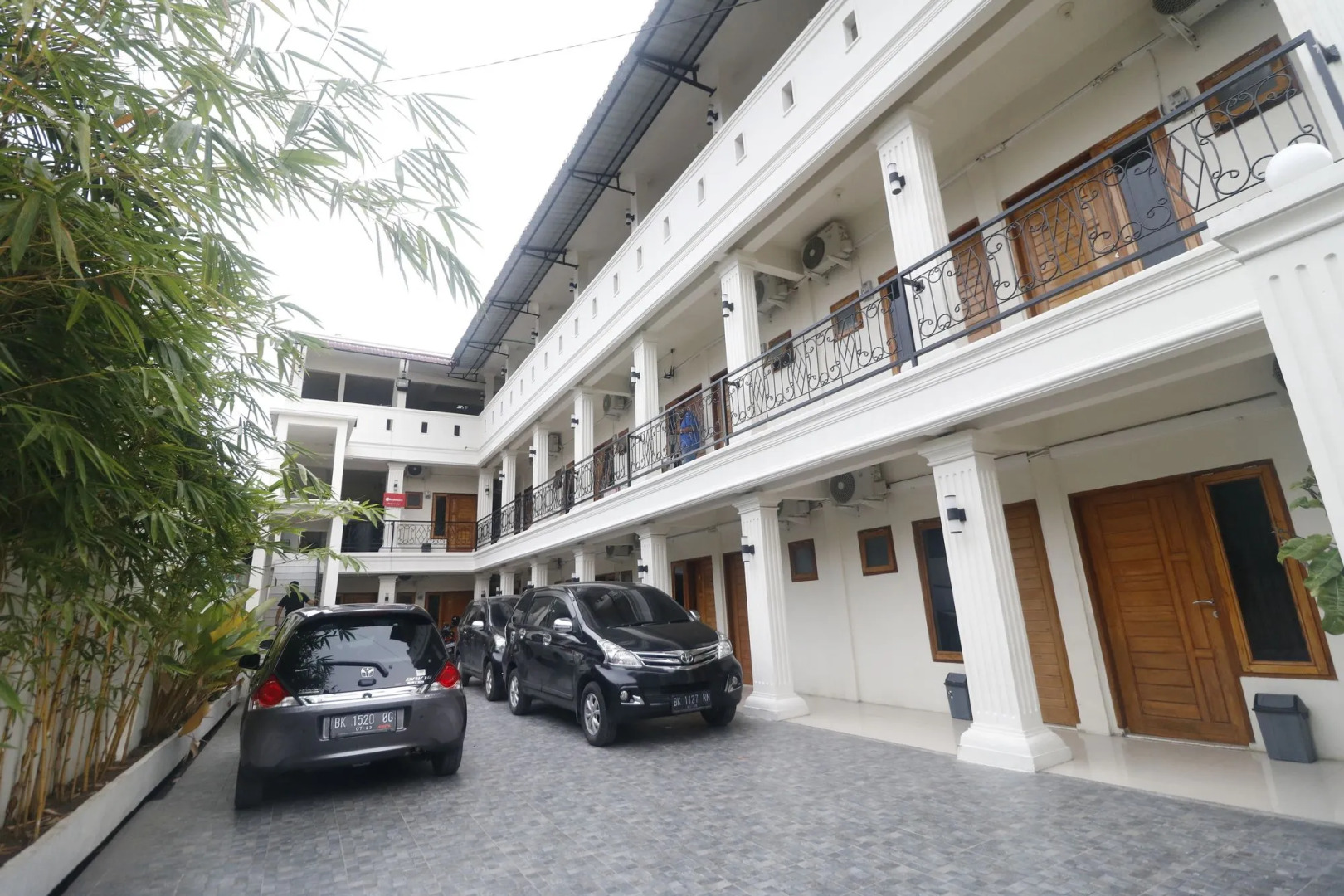 RedDoorz near Plaza Medan Fair