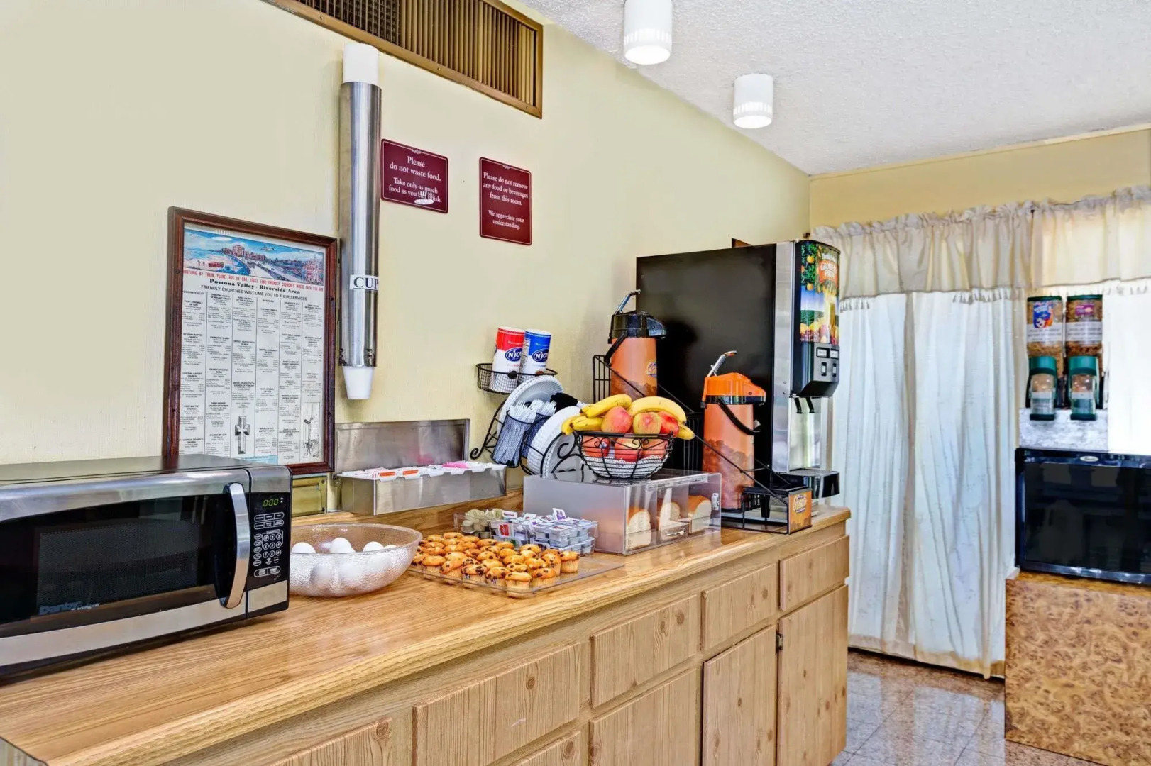 Howard Johnson Express Inn - Claremont