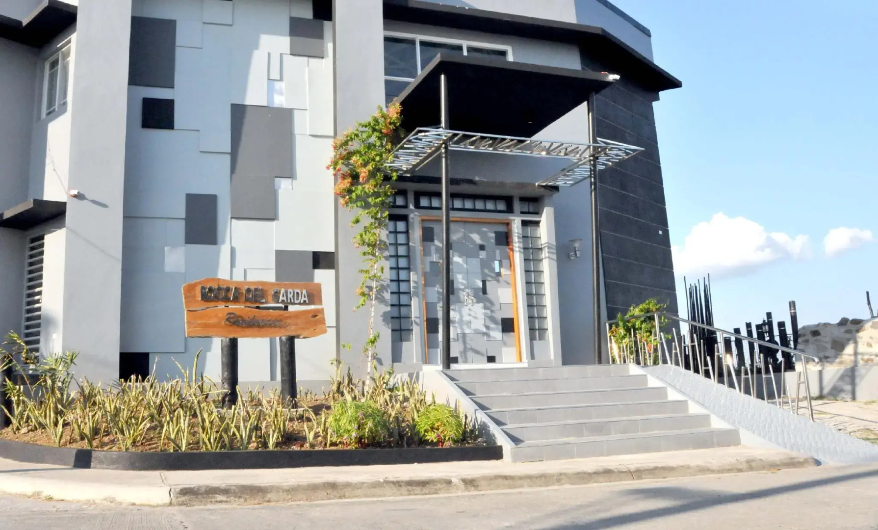 Rocca Del Garda Residences