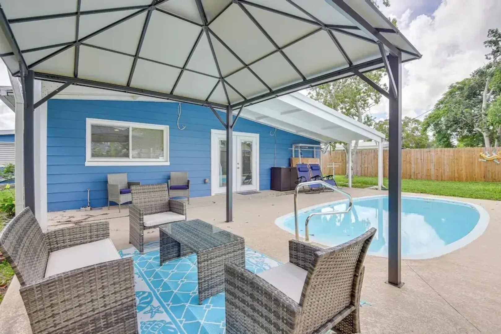 Mins From Anna Maria Island: Bright Home w/ Pool!