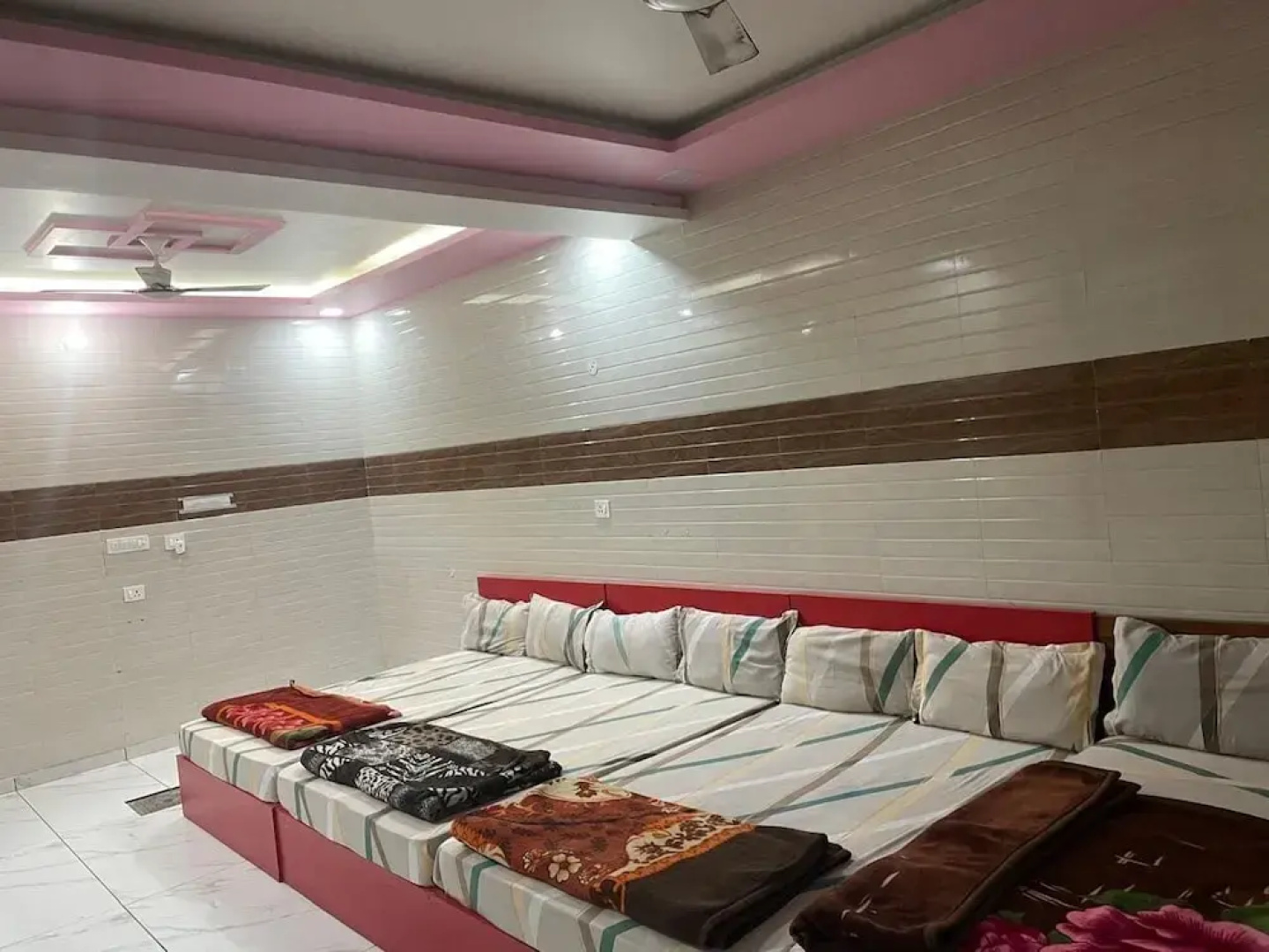 Sunrise Hotel & Restaurant