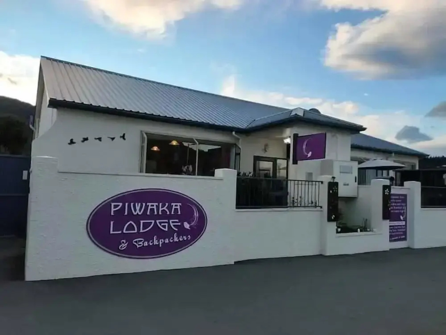 Piwaka Lodge and Backpackers