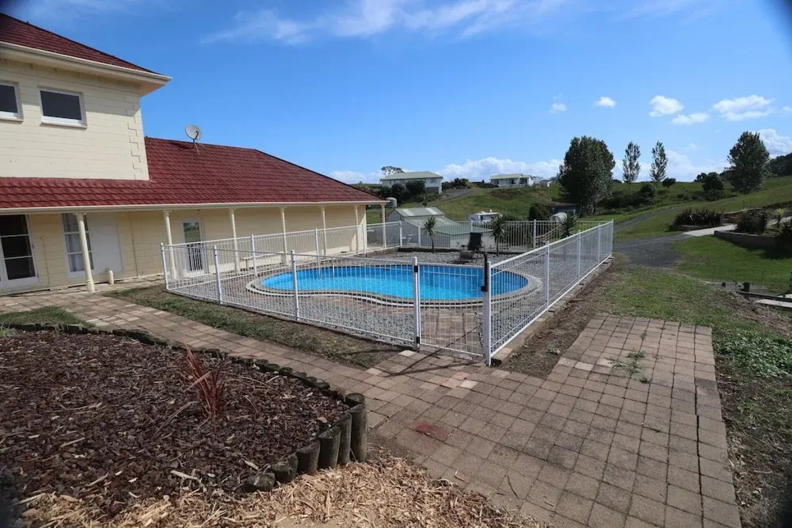 Luxury 3Brm Mannor in Temple View