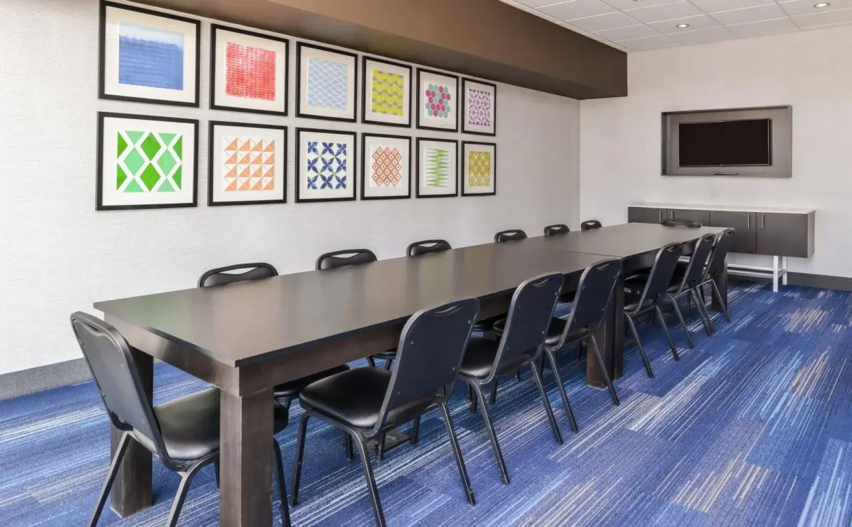 Holiday Inn Express & Suites Kansas City - Lee's Summit by IHG