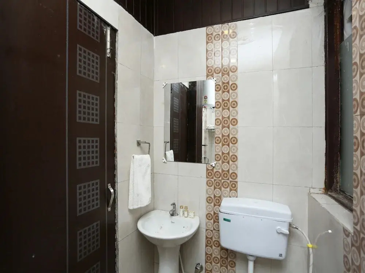 Capital O 24794 Aaryavan Resorts