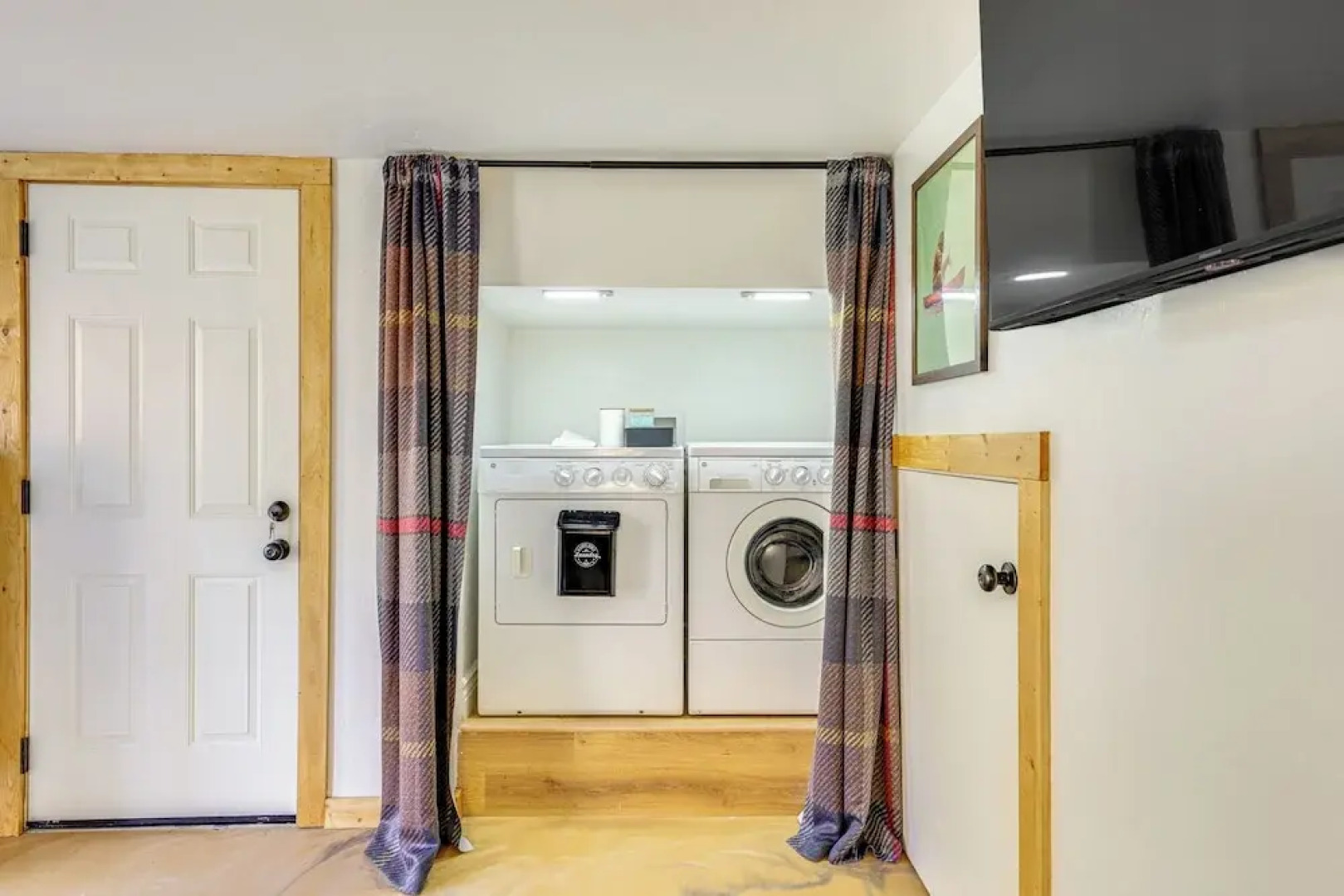 Walk to Golf, Lake: Twain Harte Cabin w/ Fireplace