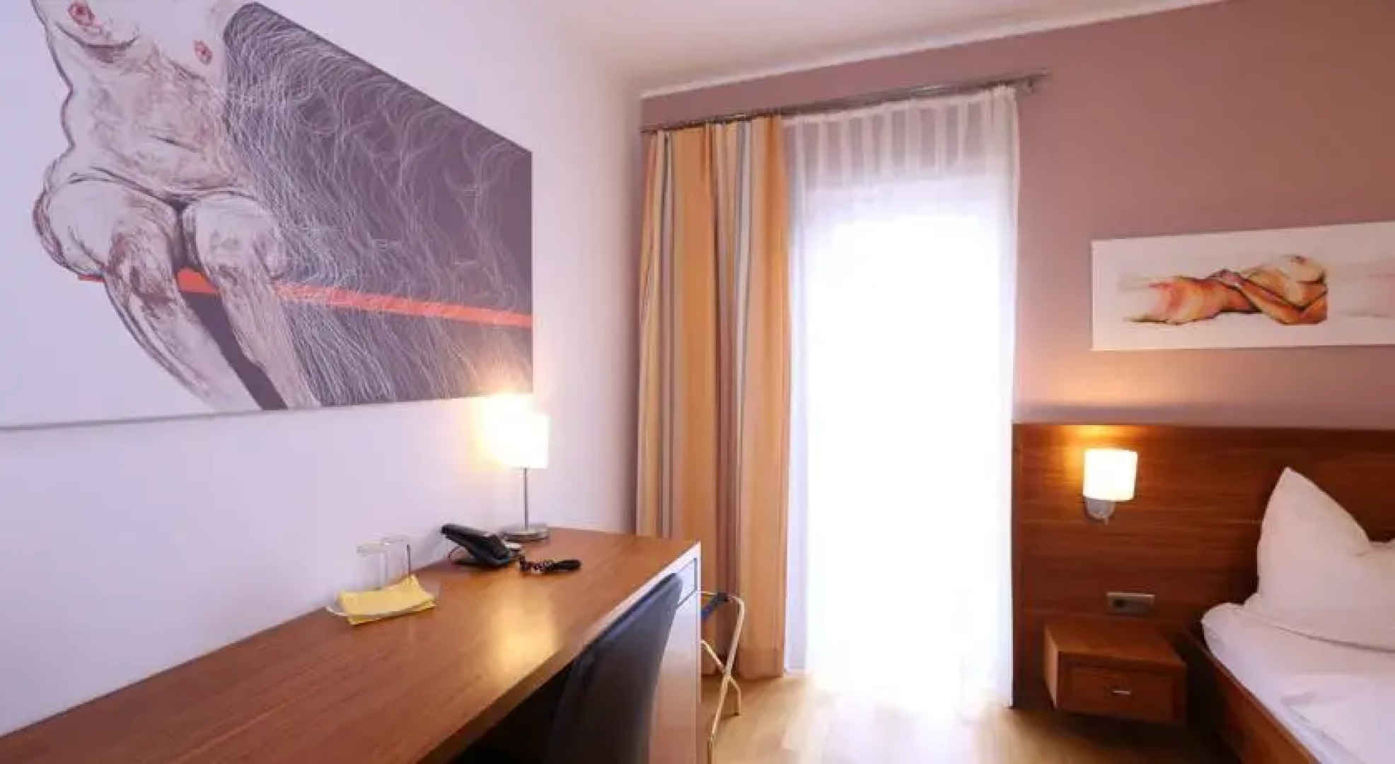 Hotel & Konditorei May