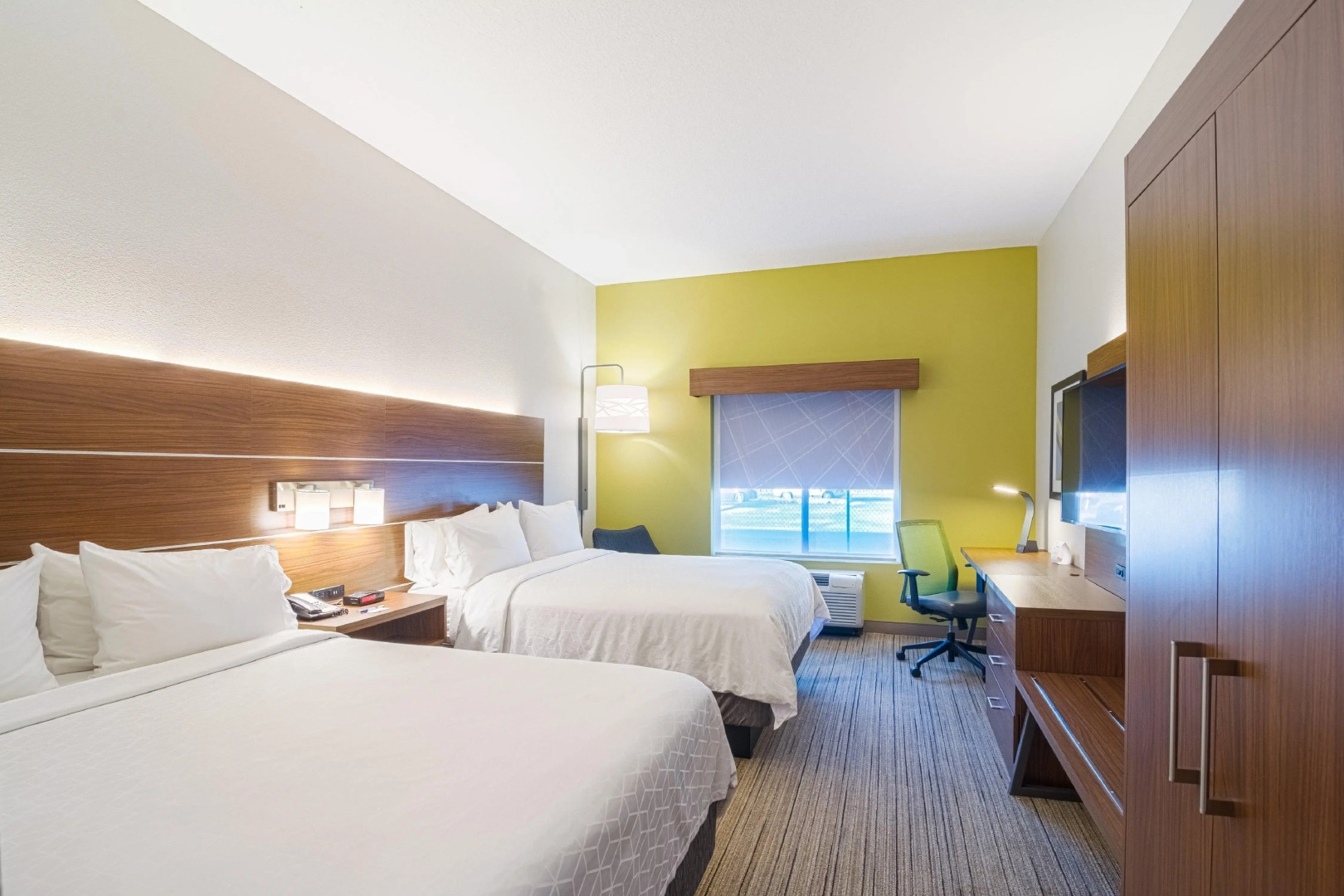 Holiday Inn Express & Suites Tampa USF Busch Gardens by IHG