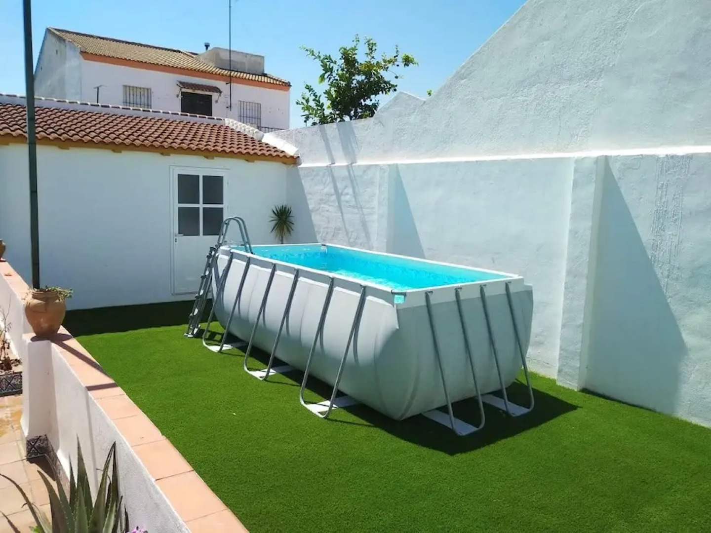 House With 6 Bedrooms in Villamanrique de la Condesa, With Private Pool and Enclosed Garden Near the Beach