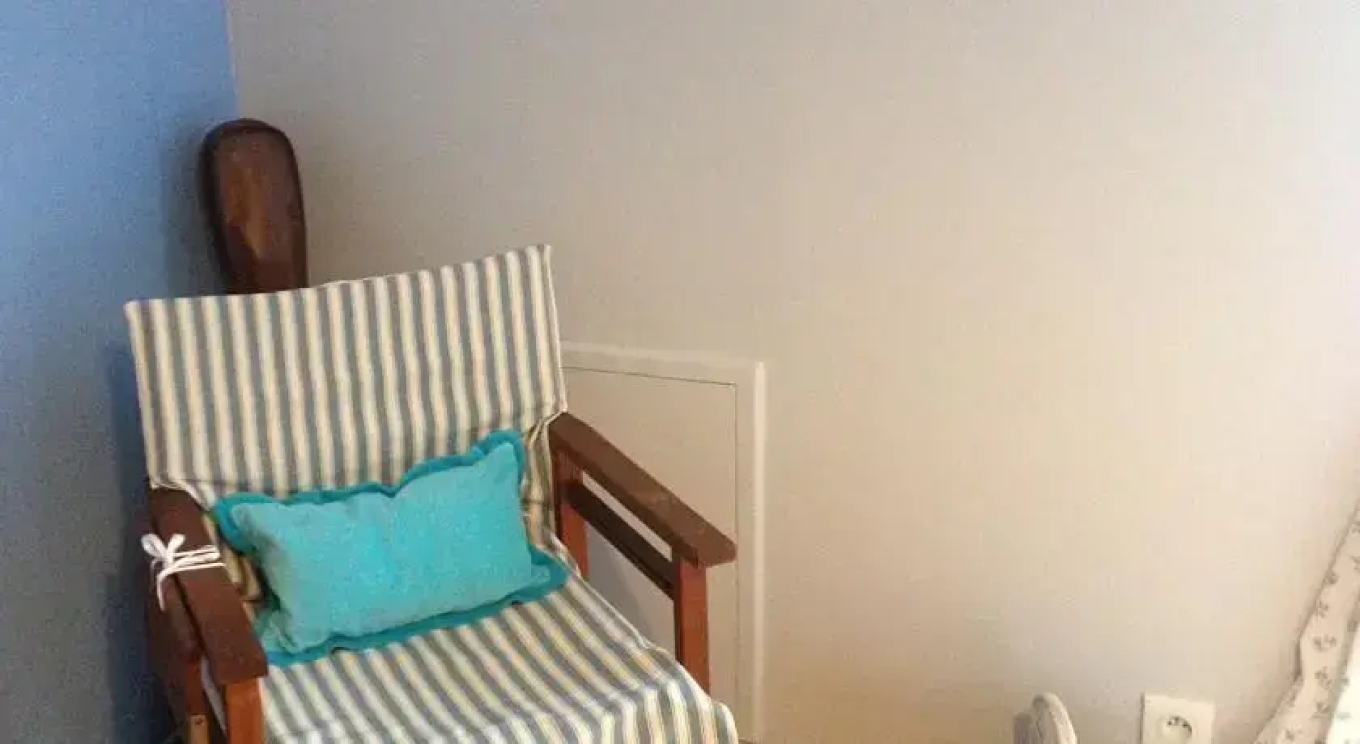 Maison Aux Volets Bleu