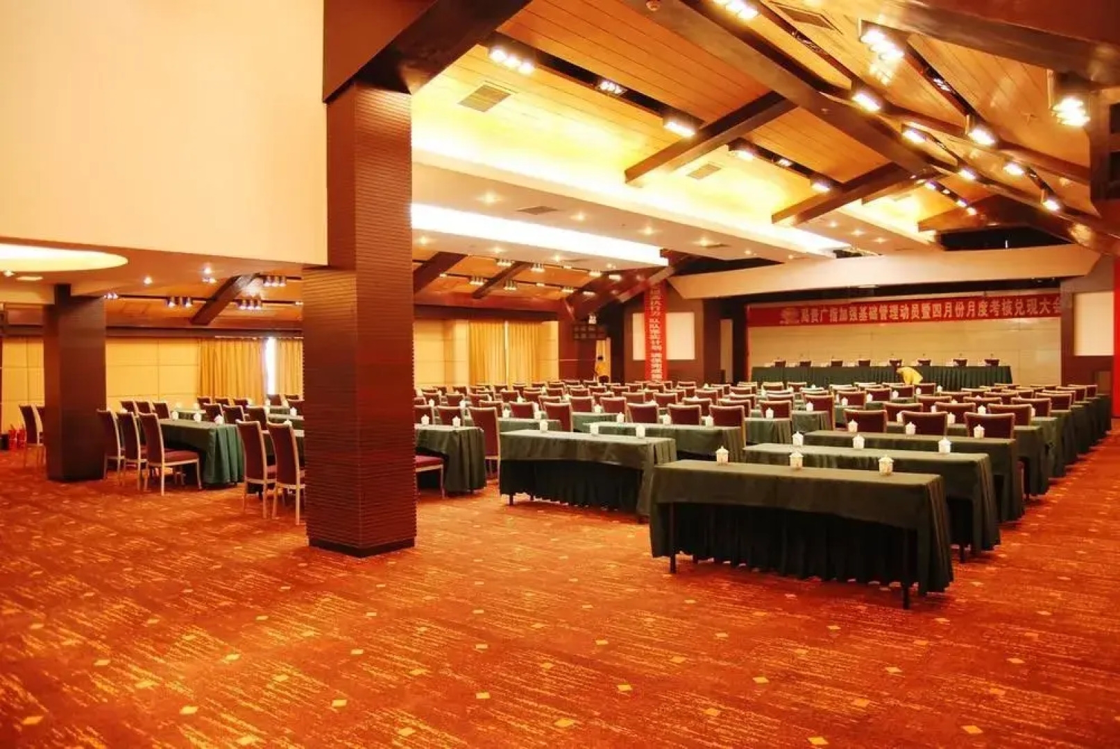 Jasper International Hotel