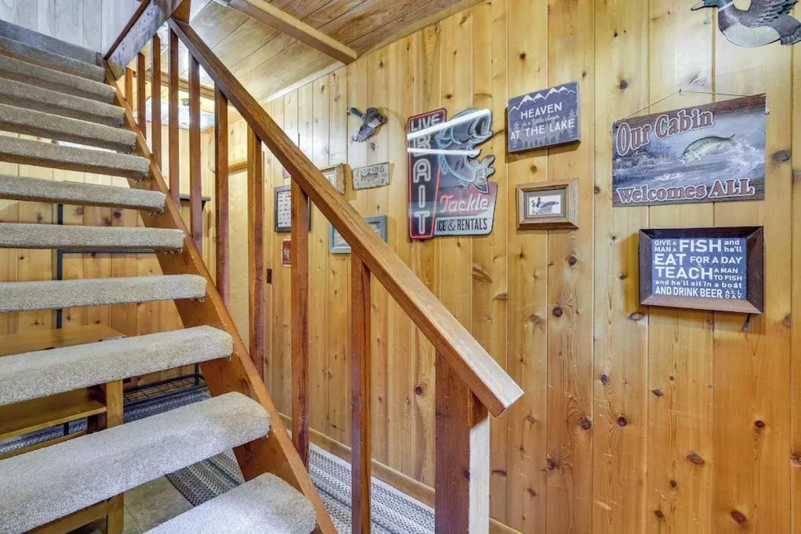 Woodsy Lake Arrowhead Cabin w/ Fire Pit Table