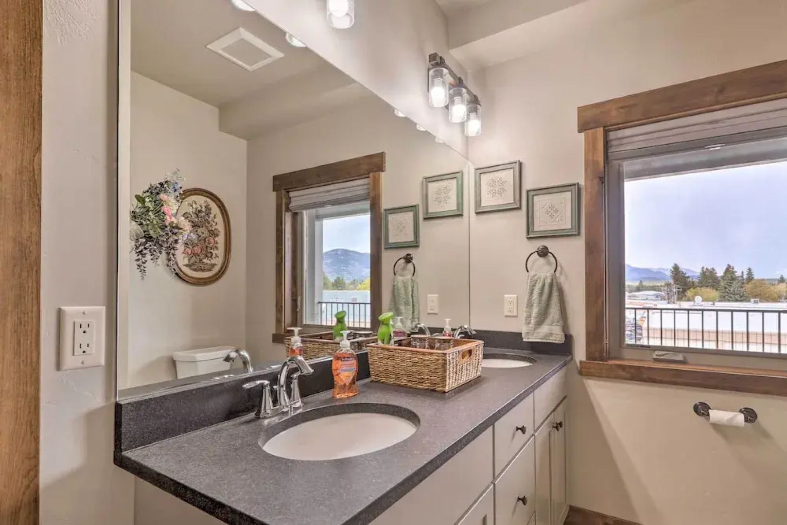 Cozy Columbia Falls Condo w/ Private Balcony!