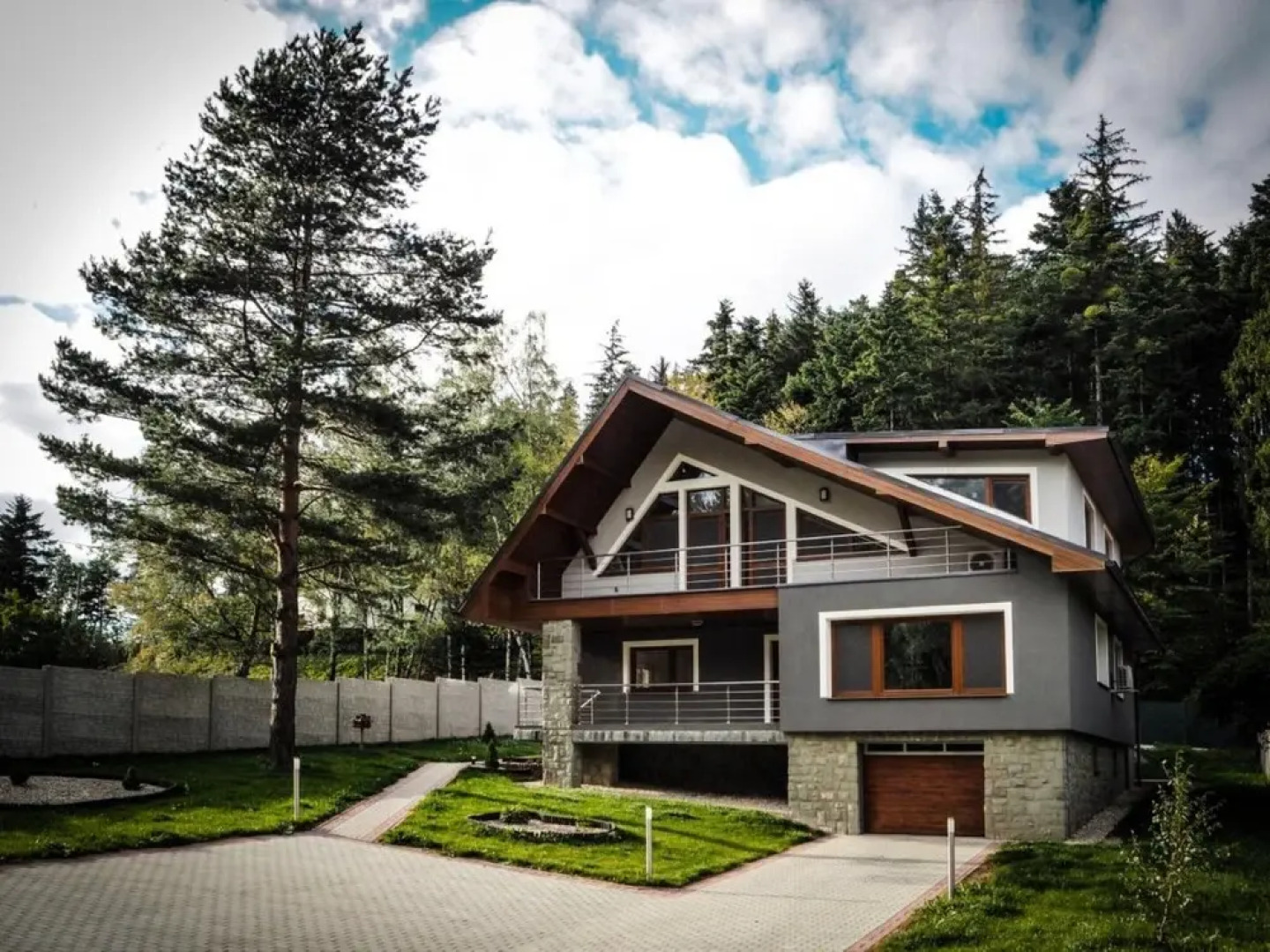 Villa in Frenstat Near Ski Resorts & Jacuzzi