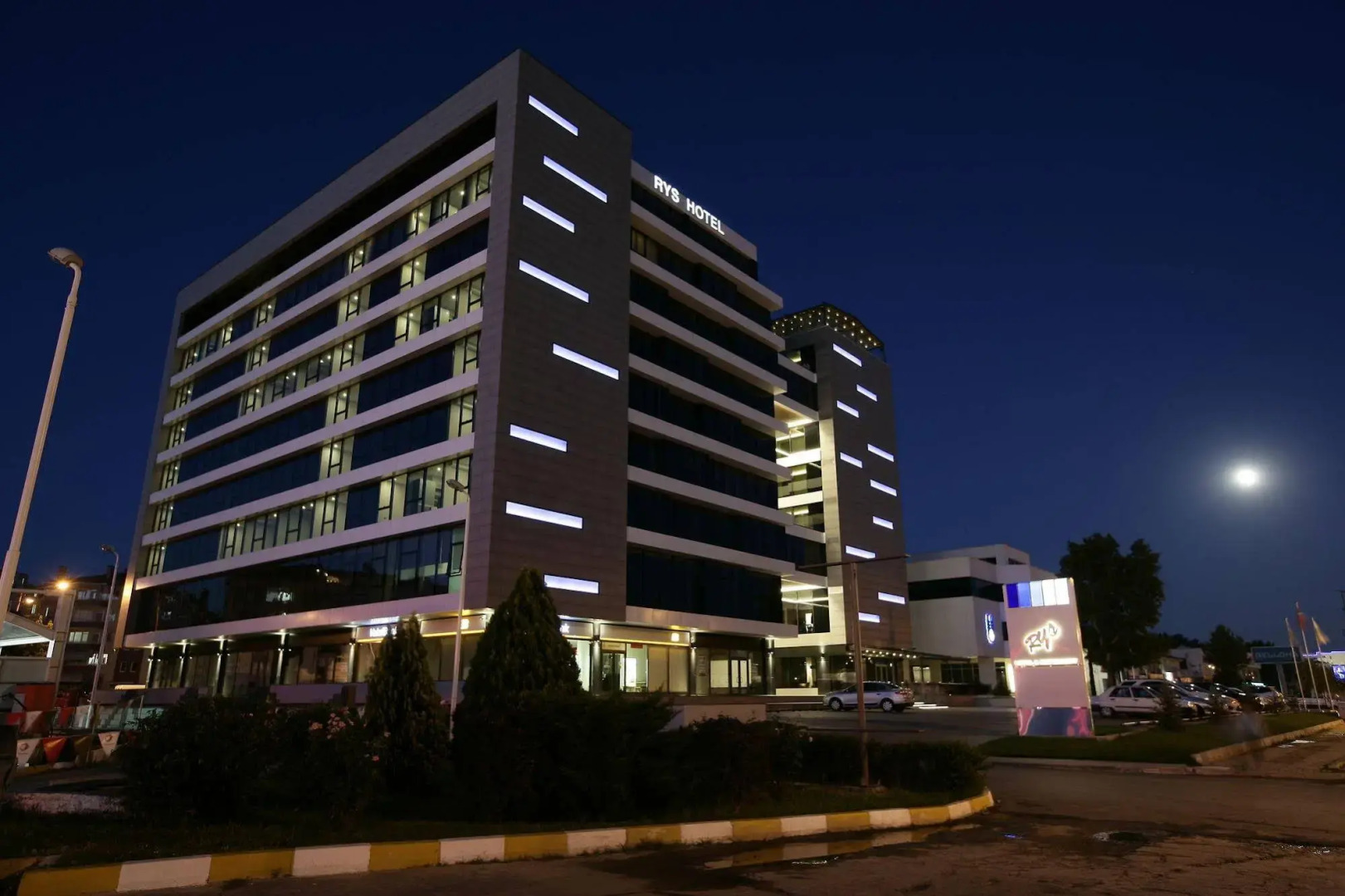 RYS Hotel & Restaurant