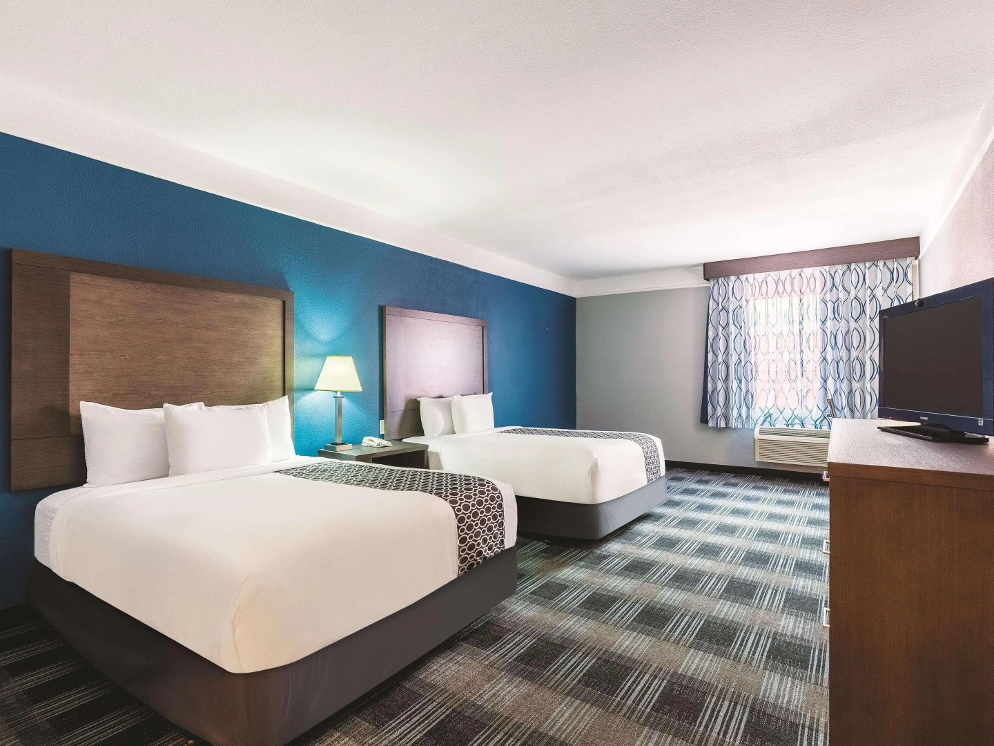 Platinum Inn & Suites Webster