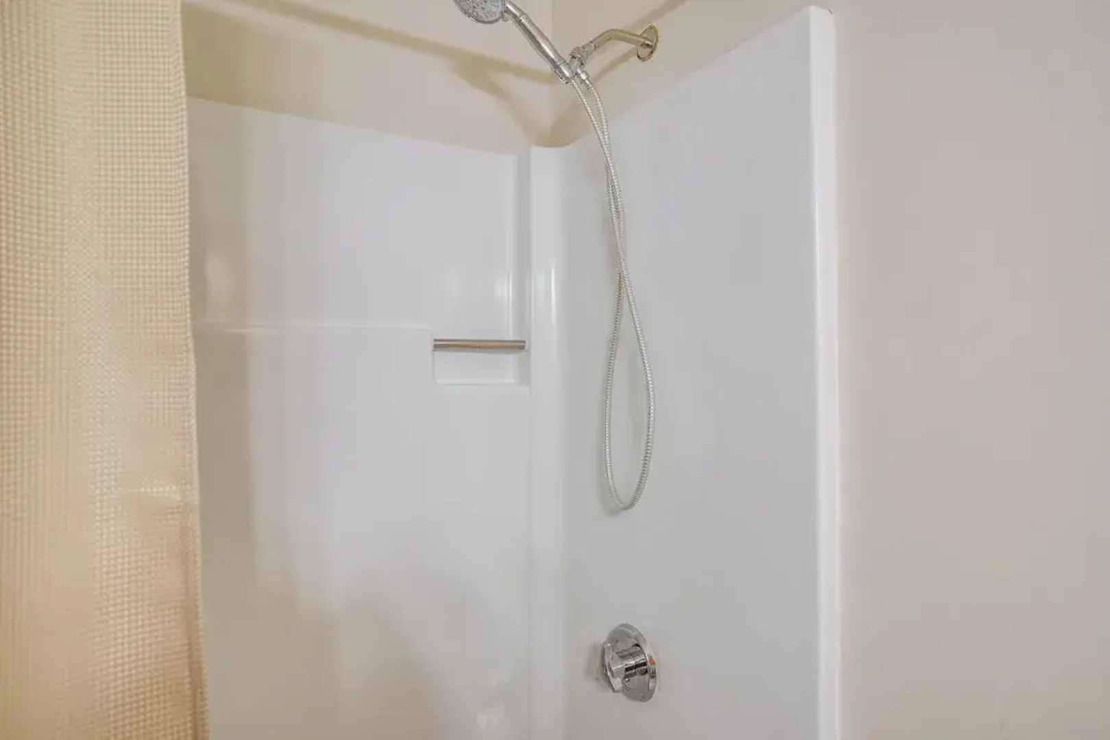 2 Mi to Covells Beach: Centerville Home w/ Deck