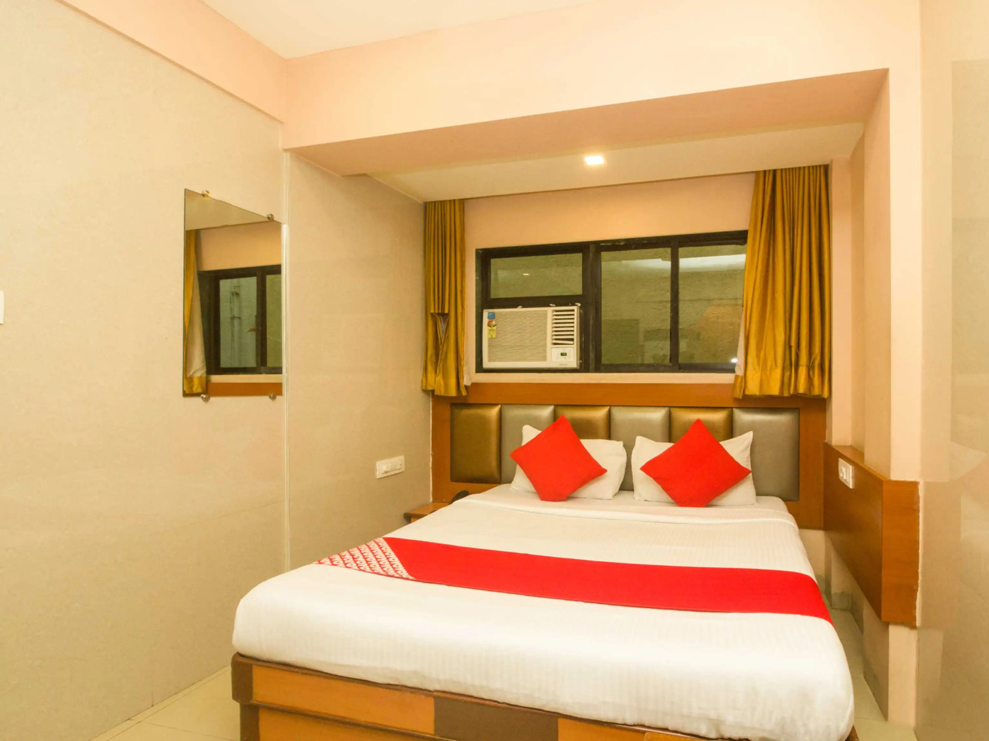 OYO 7727 Hotel Sarovar Grand