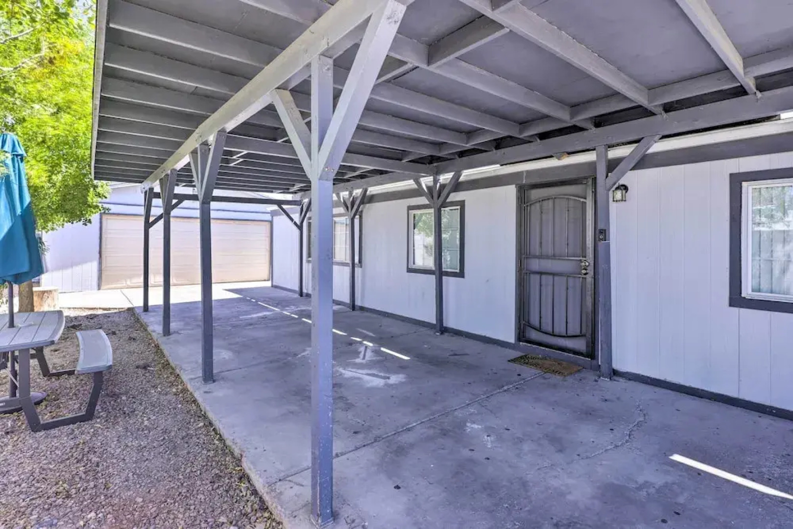 Updated Escape w/ Game Room 1 Block to River!