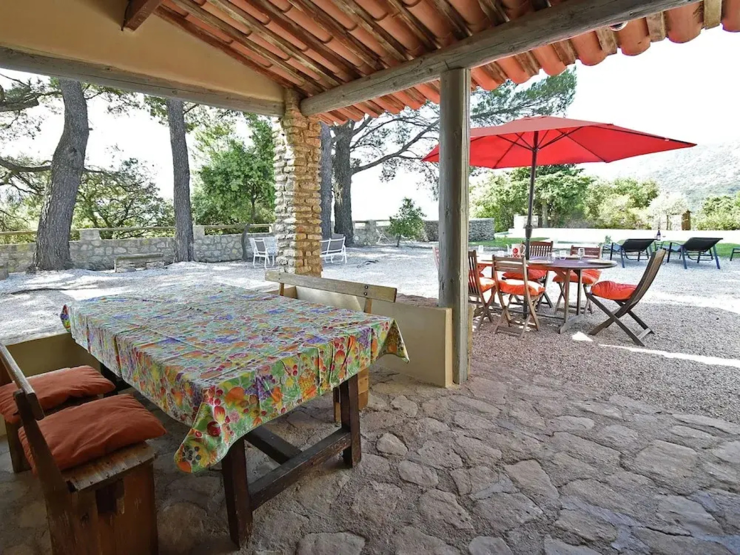 Private Infinity Pool, Beautiful View of Mont Ventoux, a Dream Spot!