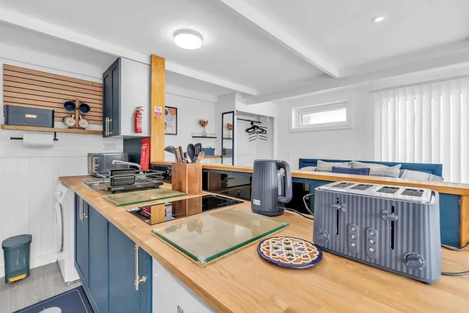 Garden Room With Parking By My Getaways