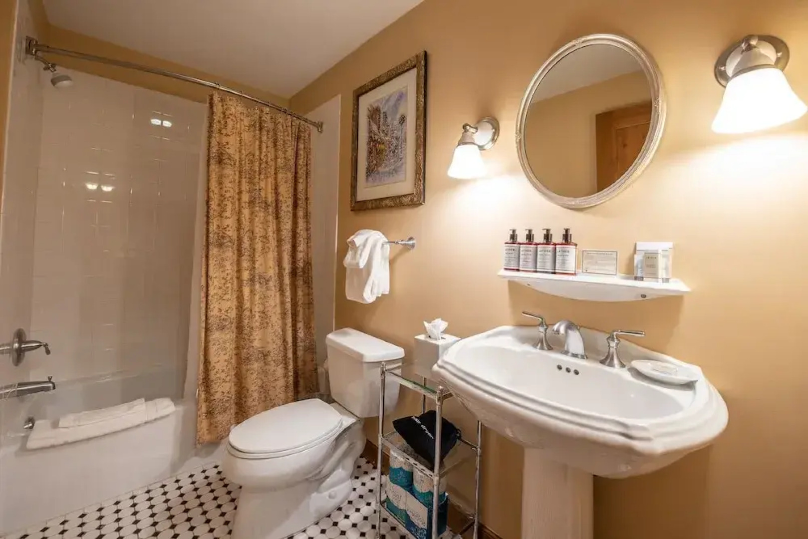 One Bedroom Condo with Large Balcony over Mountaineer Square 1 Condo - No Cleaning Fee! by RedAwning