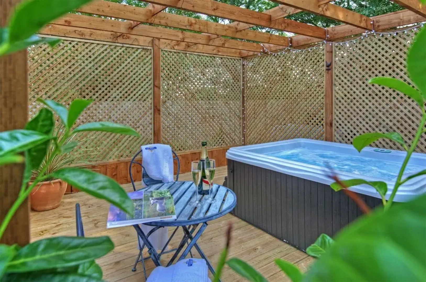 Quirky & Stylish Railway Carriage for 2