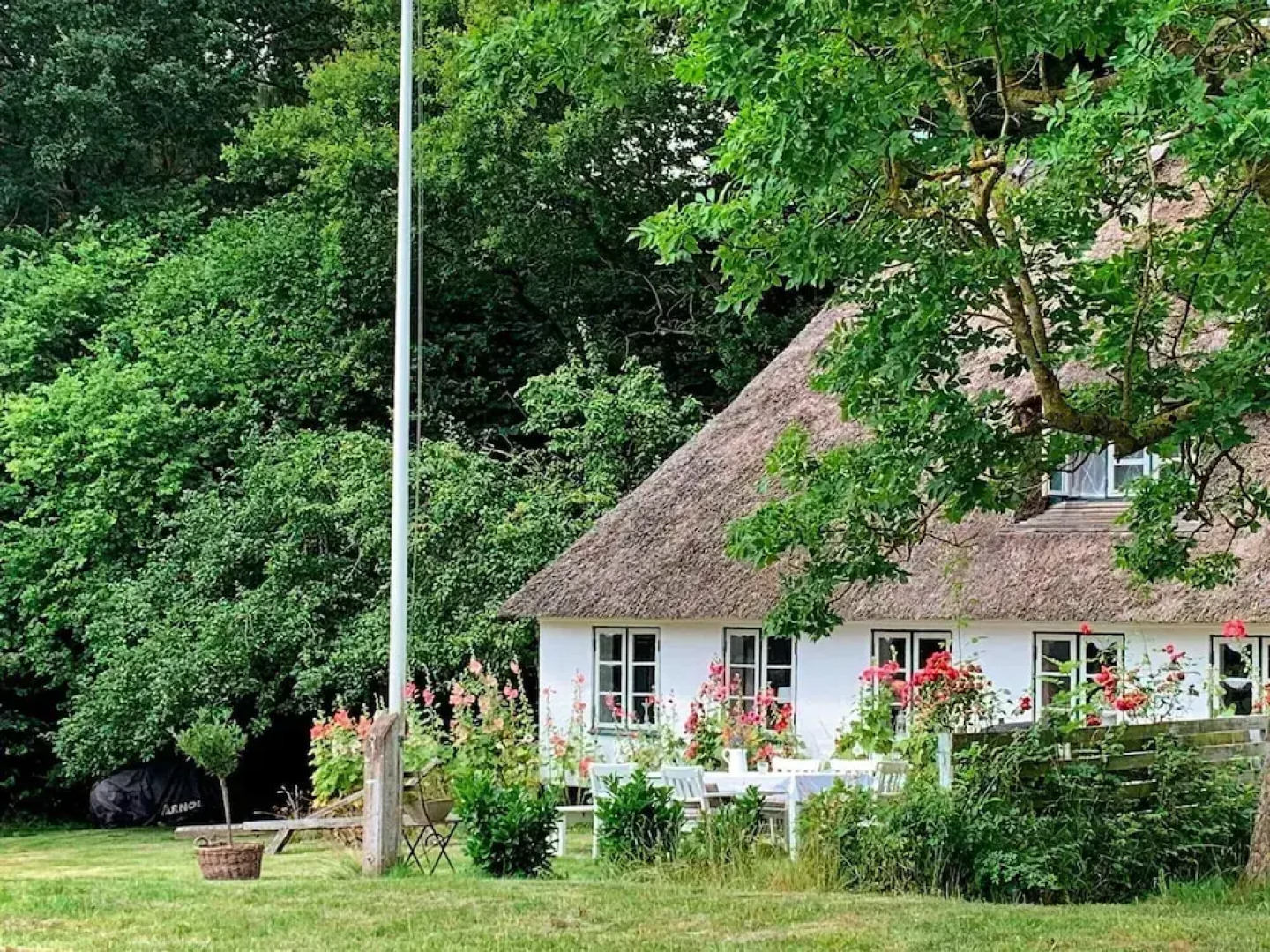 6 person holiday home in Augustenborg