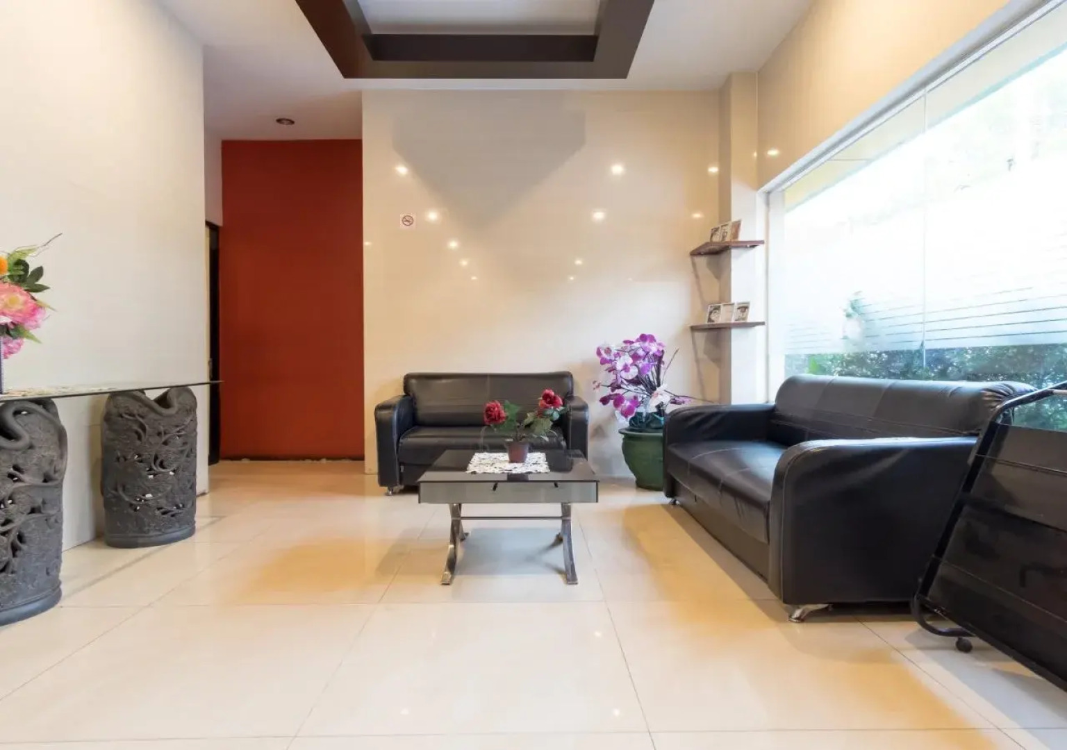 OYO 996 Hotel Transit