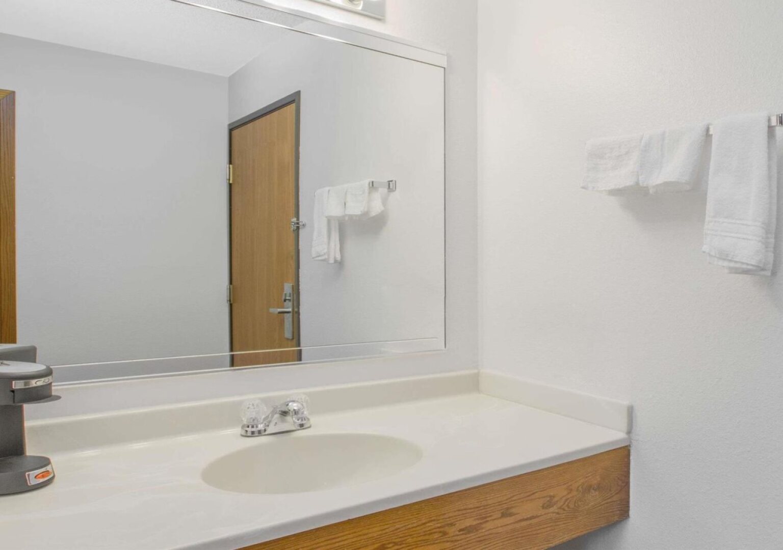 Rodeway Inn near I-35 Lamoni