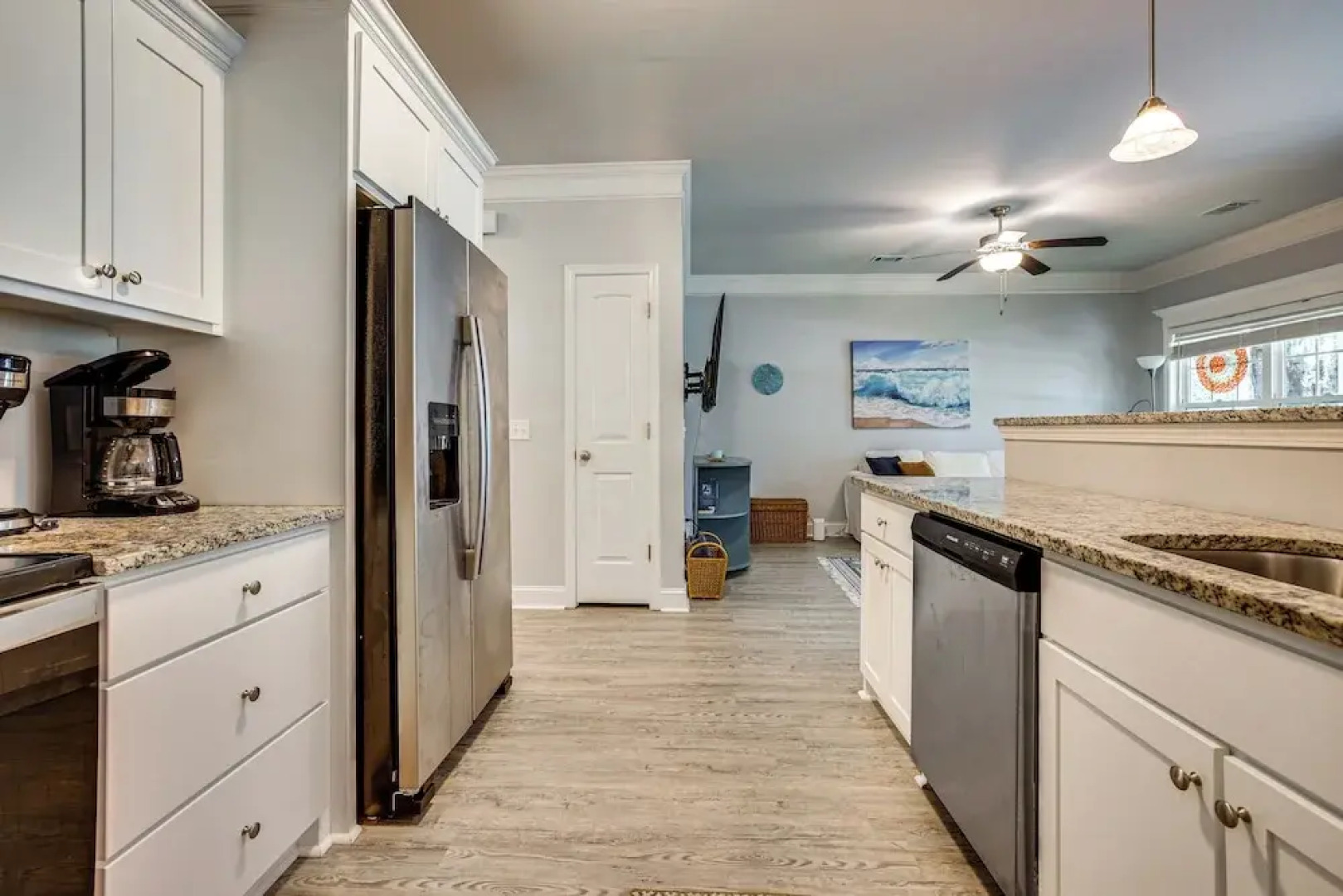 1 Mi to Riverfront: Darien Family Home