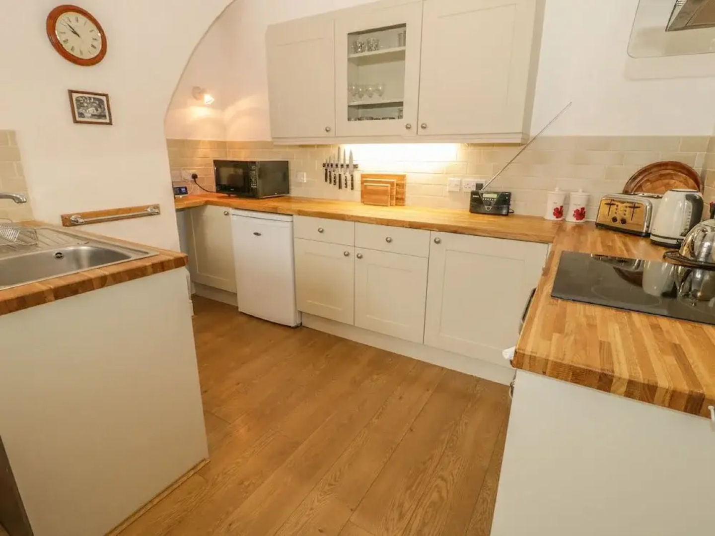 Flat 2 - 9 Rhiw Bank Terrace