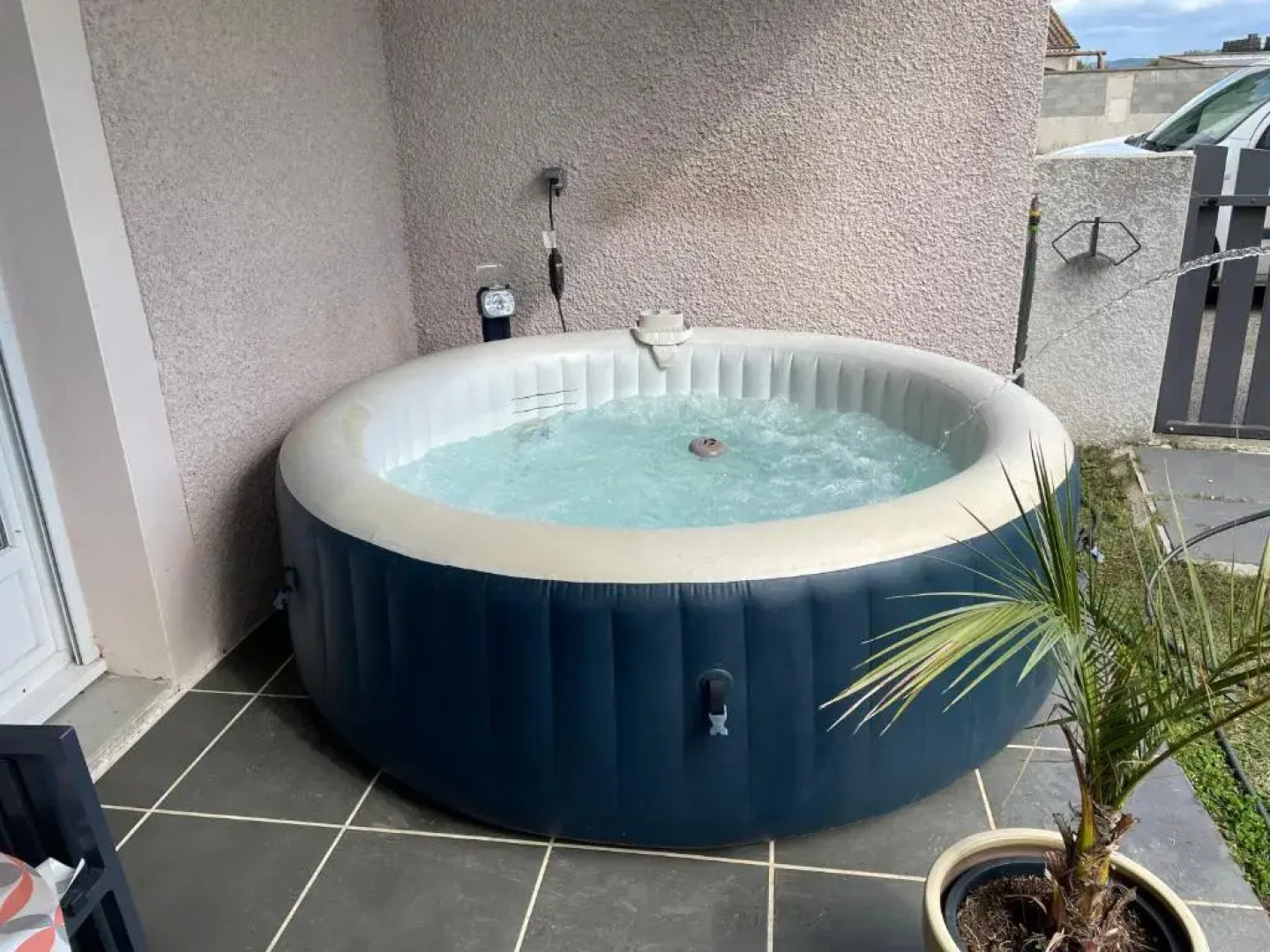 Maison entière 4 lits 8 pl avec jacuzzi proche du safari de Peaugres
