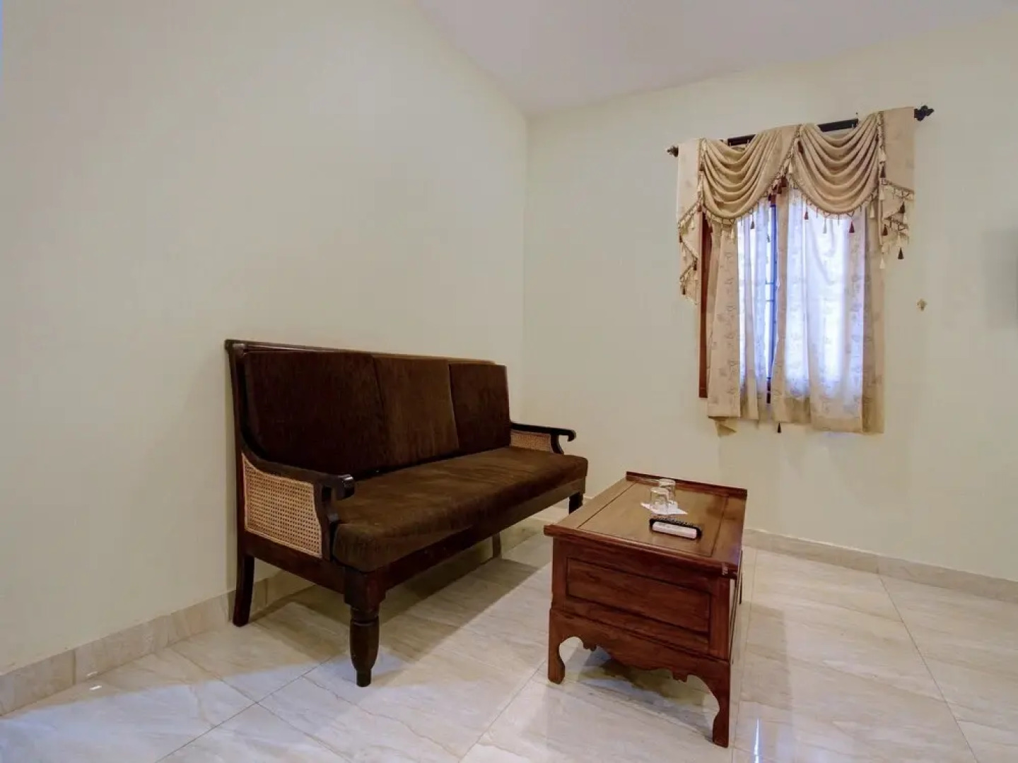 OYO 30970 AAR Royal Residency