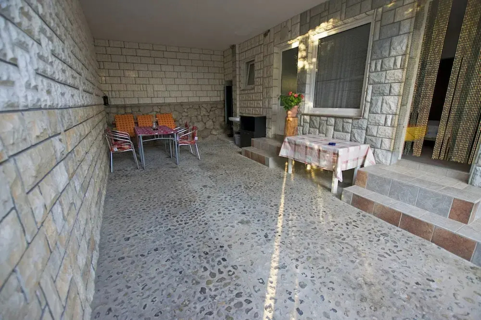 Apartments Juric-on Quiet Location