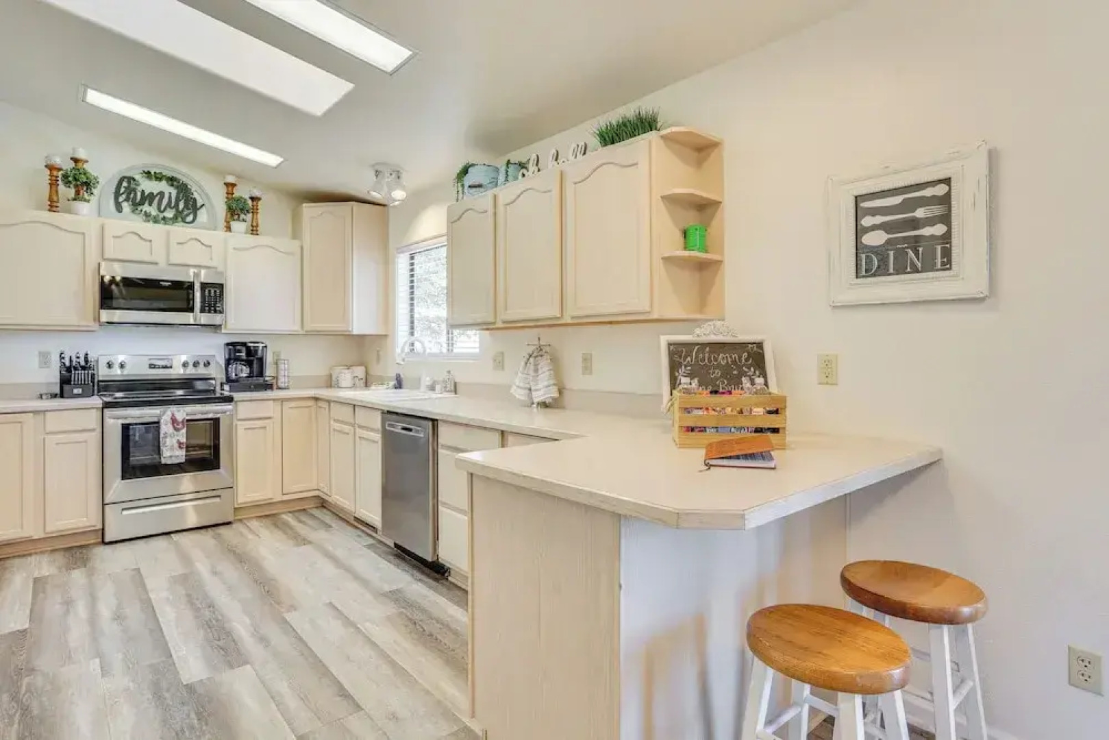 Hike, Sled & Snowshoe! Family Retreat in Payson