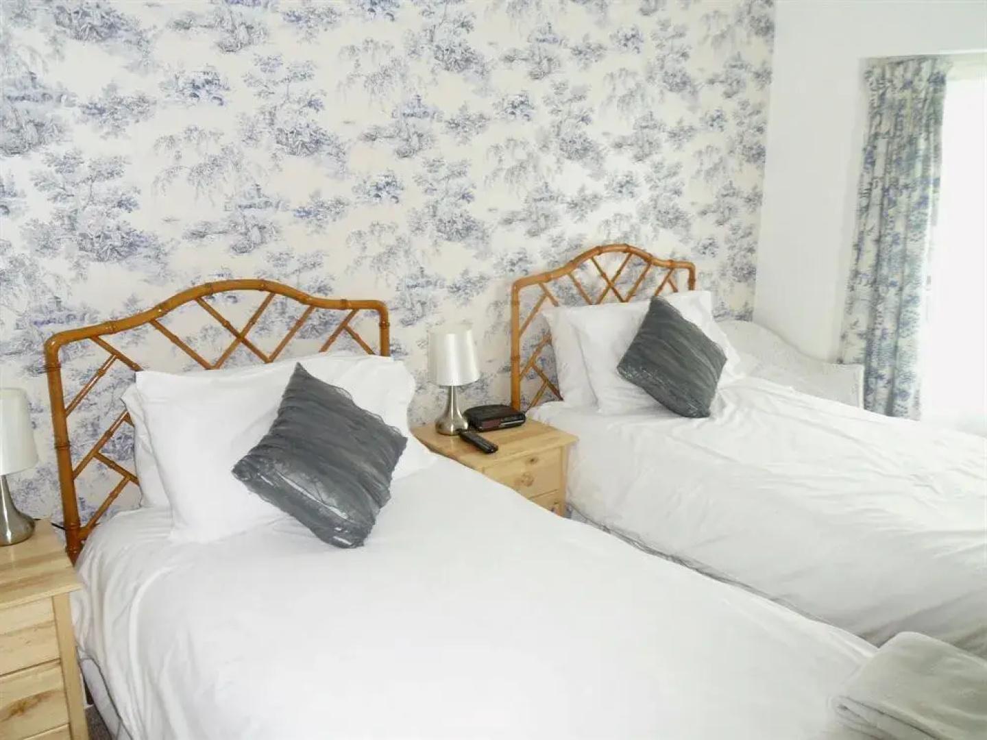 Windsor Lodge Hotel