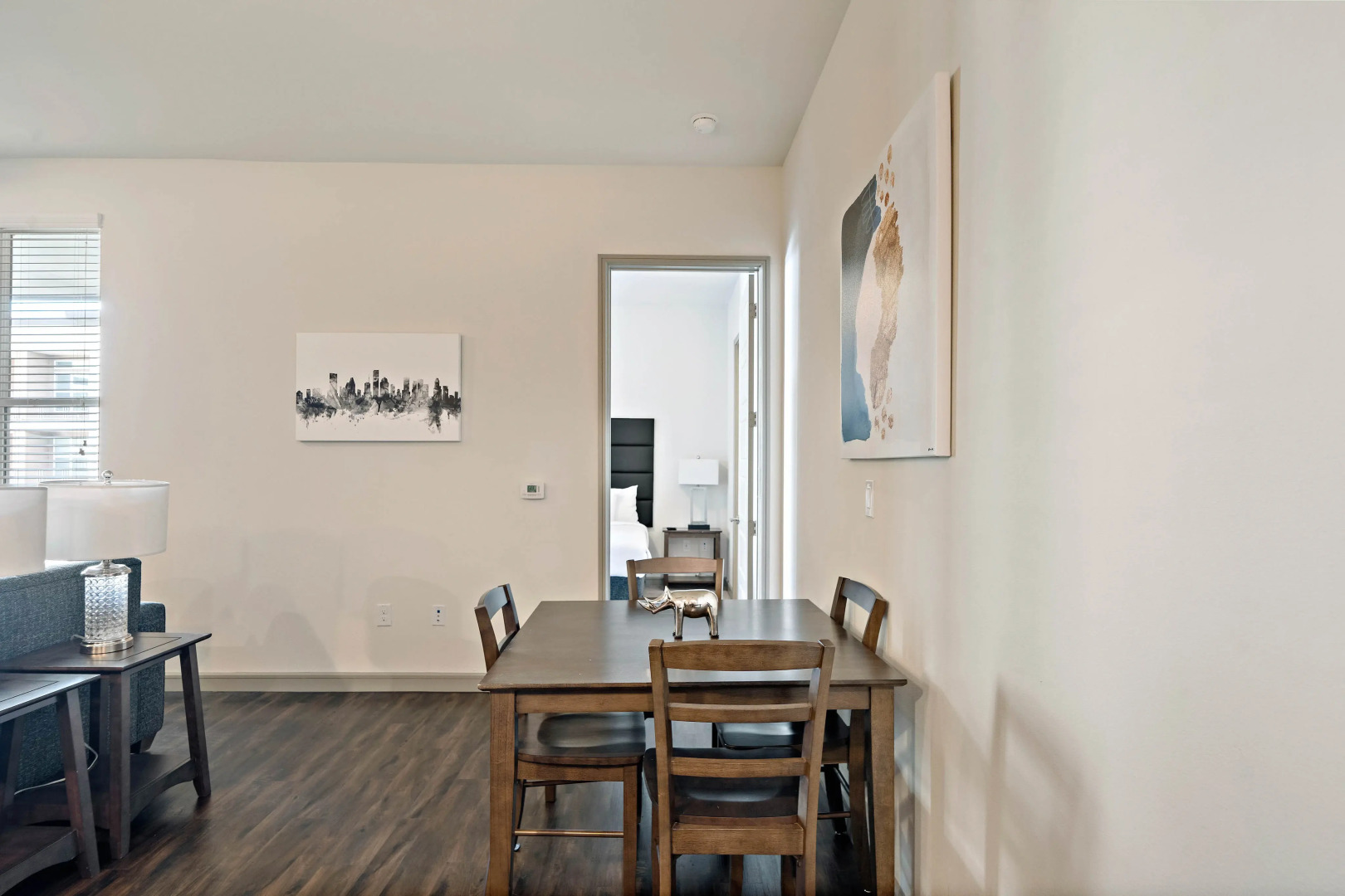 Spacious Apt With Amenities! Downtown Location!